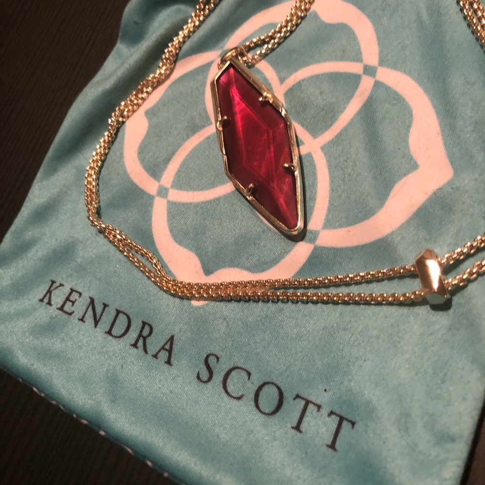 Kendra Scott Pendant necklace